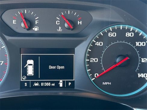 Used 2023 Chevrolet Traverse LT image 32