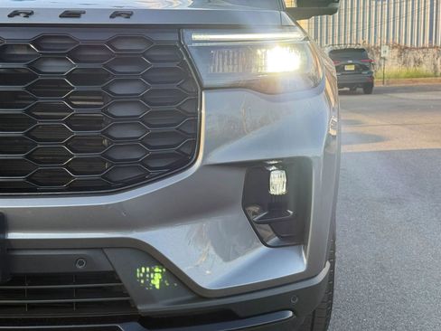 Used 2025 Ford Explorer ST-Line w/ ST-Line Street Pack image 5