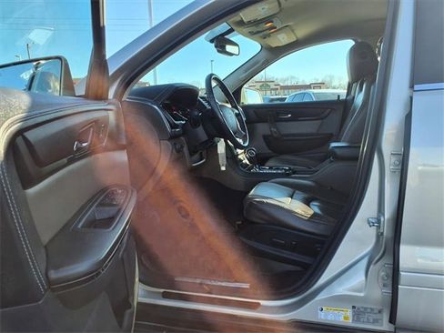 Used 2015 GMC Acadia SLT image 22