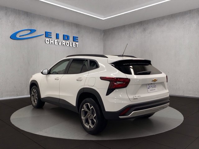 New 2026 Chevrolet Trax LT w/ Driver Confidence Package FWD image 6