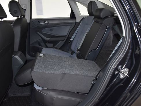 New 2025 Volkswagen Jetta SE image 28