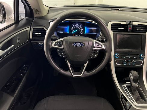 Used 2016 Ford Fusion SE image 24