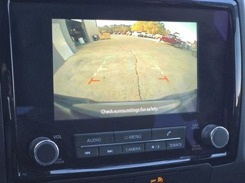 Used 2023 Nissan Frontier SV w/ Technology Package image 22