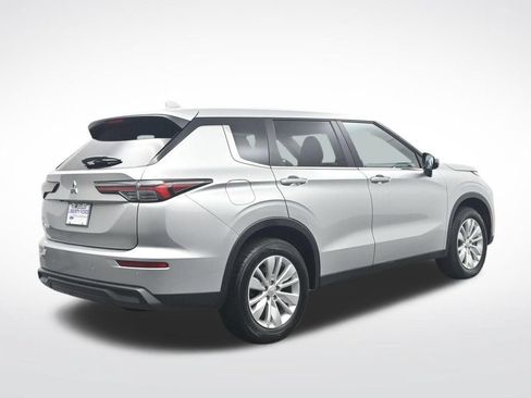 Used 2025 Mitsubishi Outlander ES AWD/4WD image 6