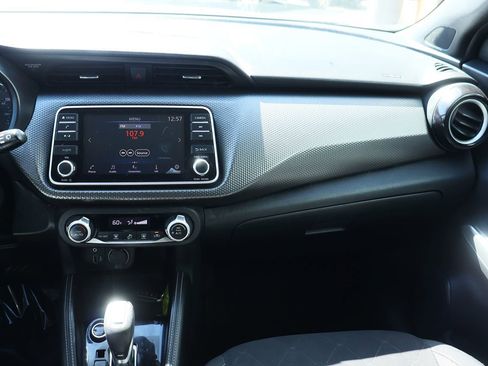 Used 2020 Nissan Kicks SV image 43