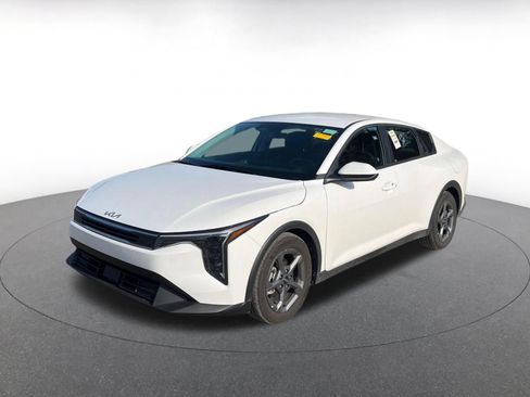 Used 2026 Kia K4 FWD image 4
