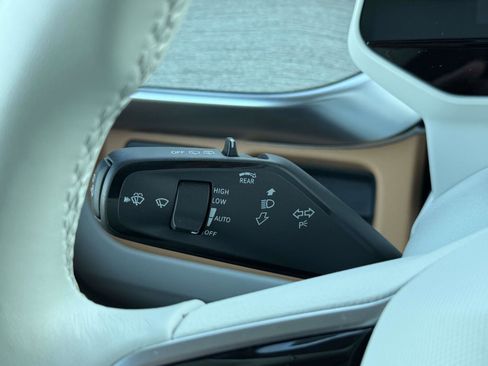 Certified 2025 Volkswagen ID. Buzz 1st Edition image 21