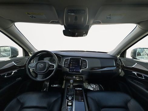 Used 2018 Volvo XC90 T6 Momentum w/ Convenience Package AWD/4WD image 12