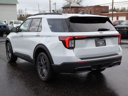 New 2026 Ford Explorer ST-Line w/ ST-Line Street Pack image 18