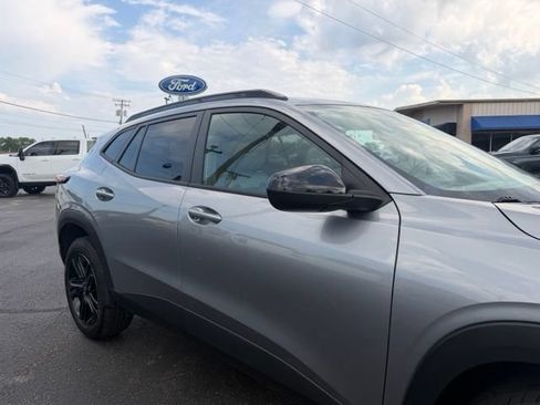 Used 2025 Chevrolet Trax ACTIV w/ Driver Confidence Package FWD image 8