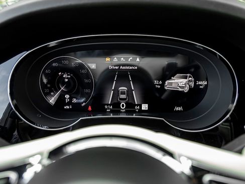 Used 2022 Bentley Bentayga AWD/4WD image 21