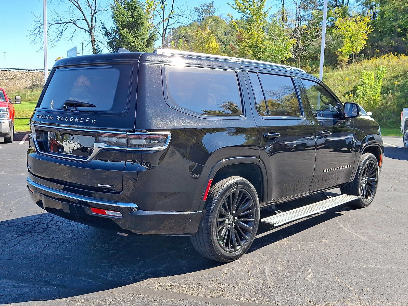 Used 2022 Jeep Grand Wagoneer Series III AWD/4WD image 6