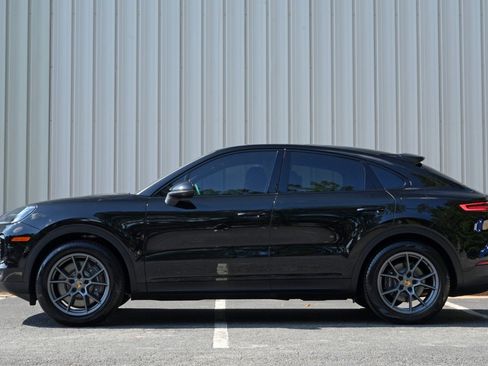 Used 2024 Porsche Cayenne Coupe AWD/4WD image 9