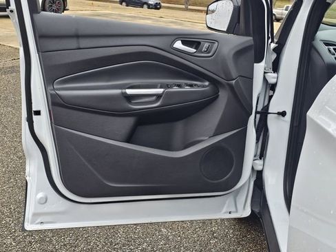 Used 2019 Ford Escape SE image 14