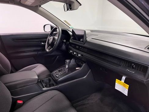 Used 2025 Honda CR-V LX image 11
