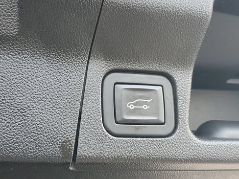 Certified 2017 GMC Acadia SLE w/ Driver Alert Package I AWD/4WD image 8