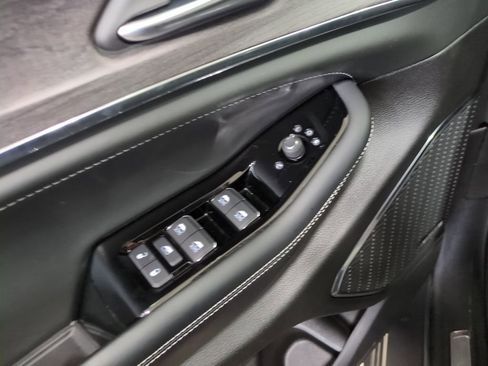 Used 2023 Jeep Grand Cherokee L Overland w/ Advanced Protech Group III image 17