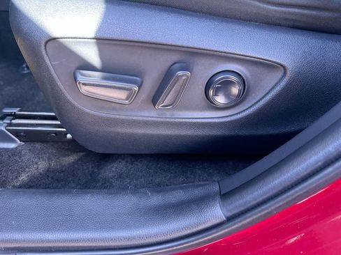 Used 2025 Toyota RAV4 XLE image 12