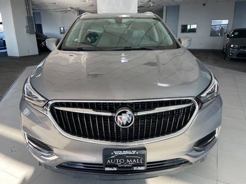 Used 2019 Buick Enclave Essence image 2