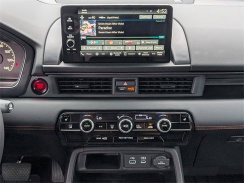 New 2025 Honda Pilot TrailSport image 18