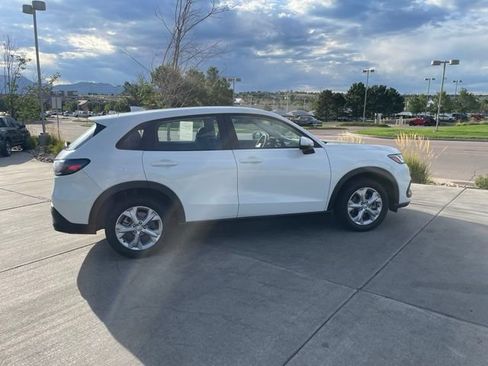 Used 2024 Honda HR-V LX image 11