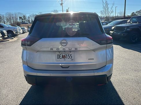 Used 2024 Nissan Rogue S image 9