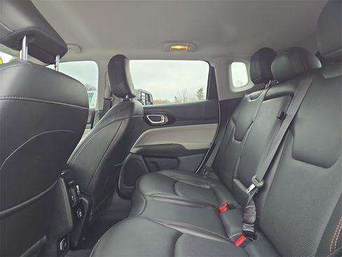 Used 2022 Jeep Compass Limited image 25