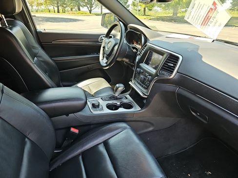 Used 2018 Jeep Grand Cherokee Limited AWD/4WD image 9