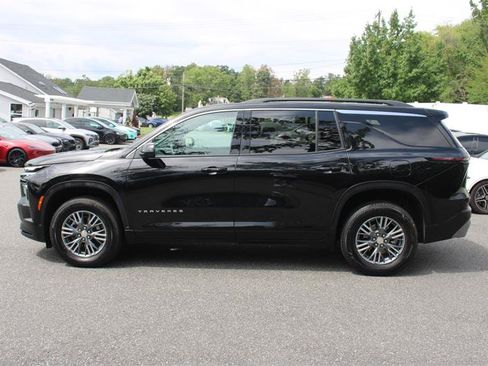 Used 2026 Chevrolet Traverse LT FWD image 5