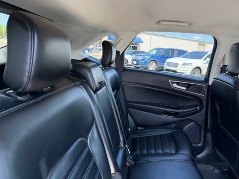 Used 2019 Ford Edge SEL w/ Equipment Group 201A AWD/4WD image 38