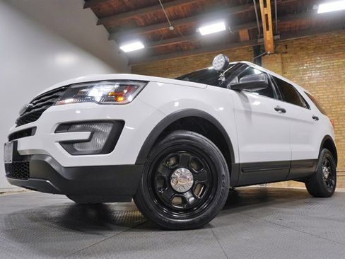 Used 2017 Ford Explorer 4WD Police Interceptor w/ Ultimate Wiring Package image 3