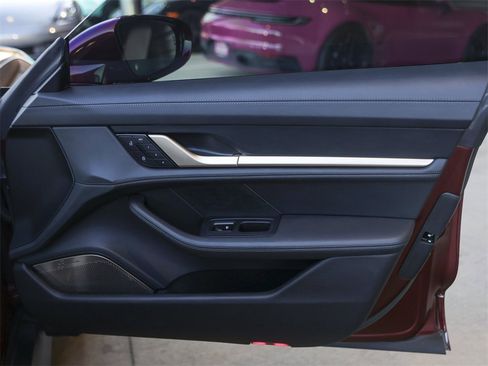 Certified 2022 Porsche Taycan Turbo image 35