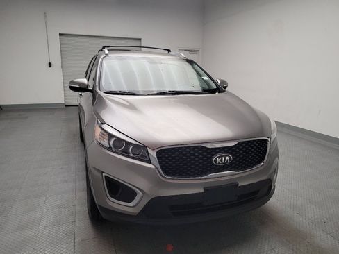 Used 2017 Kia Sorento AWD w/ LX Convenience Package image 14