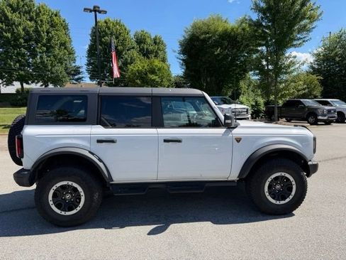 Used 2023 Ford Bronco Badlands AWD/4WD image 6