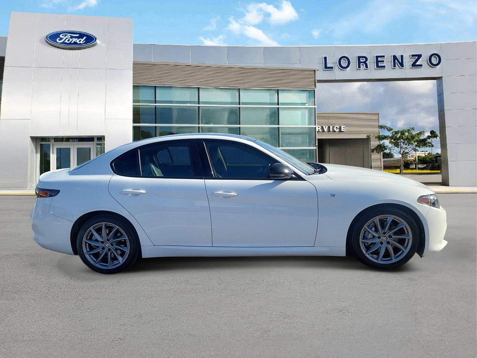 Used 2024 Alfa Romeo Giulia Ti RWD image 4