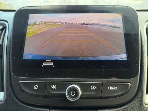 Used 2020 Chevrolet Malibu LS image 24