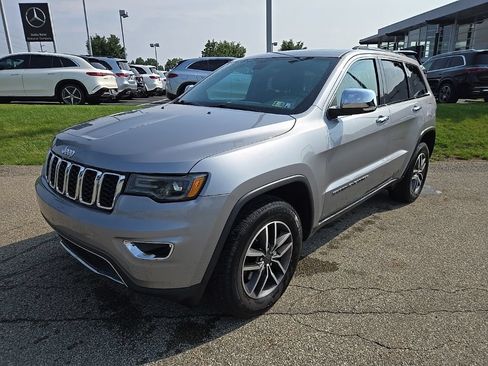 Used 2020 Jeep Grand Cherokee Limited w/ Premium Lighting Group AWD/4WD image 11