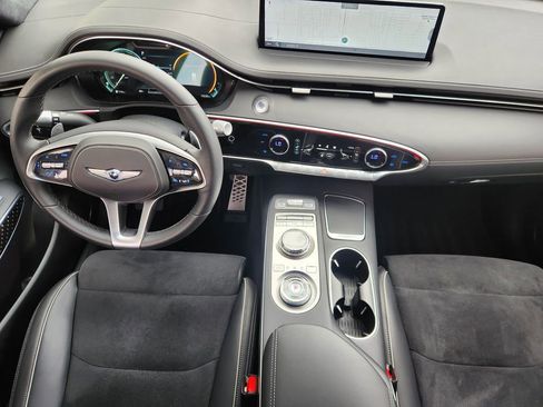 Used 2022 Genesis GV70 3.5T Sport w/ Sport Prestige Package AWD/4WD image 26