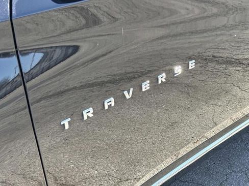 Used 2021 Chevrolet Traverse Premier FWD image 11