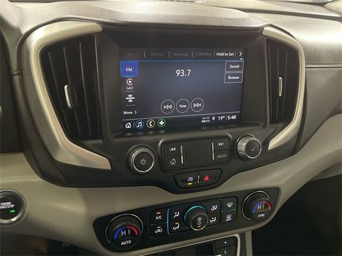 Used 2022 GMC Terrain SLT image 16