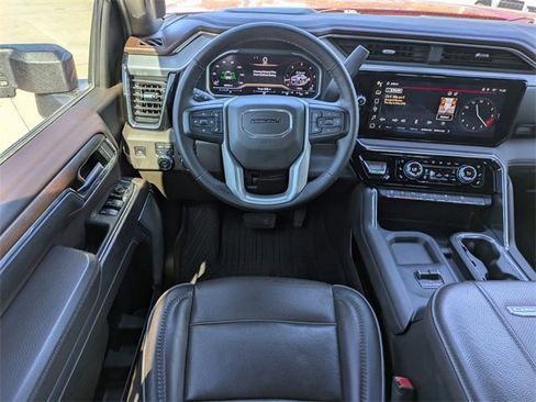 Used 2024 GMC Sierra 3500 Denali w/ Denali Reserve Package image 17