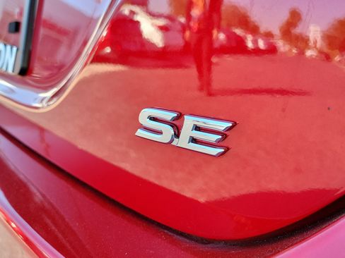 Used 2023 Toyota Camry SE image 8