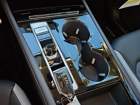 New 2026 Volkswagen Atlas Peak Edition image 17