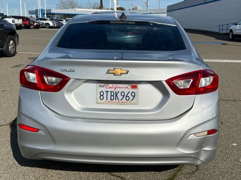 Used 2017 Chevrolet Cruze LS image 5