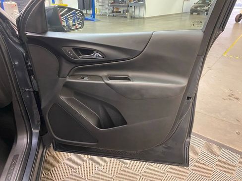 Used 2023 Chevrolet Equinox LT image 39