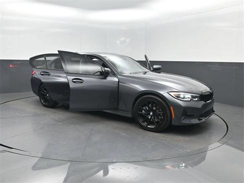 Used 2019 BMW 330i Sedan w/ Convenience Package image 39