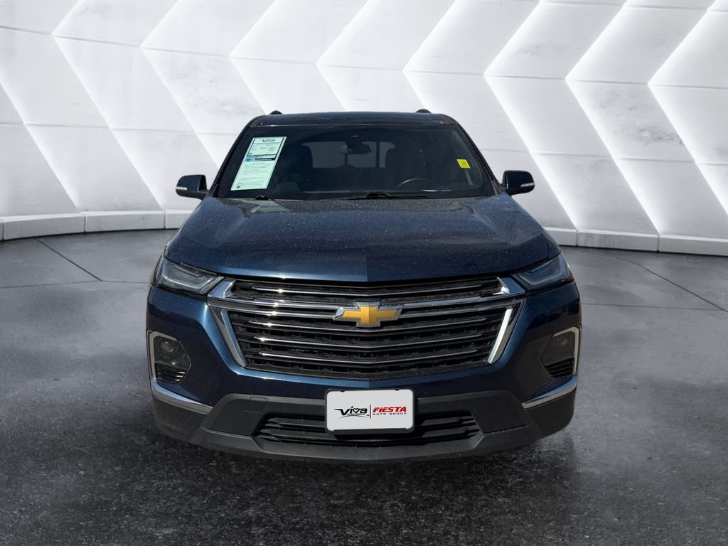 Used 2023 Chevrolet Traverse LT FWD image 2