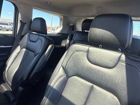 Used 2023 Jeep Grand Cherokee L Limited w/ Luxury Tech Group II AWD/4WD image 29