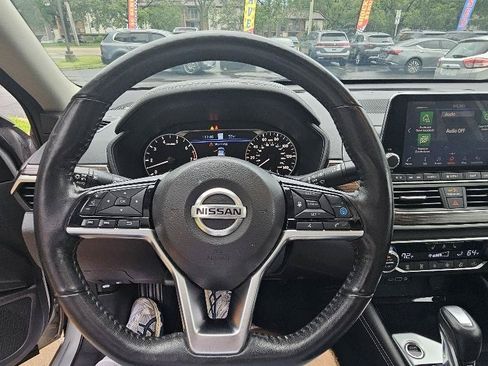 Used 2020 Nissan Altima 2.5 SL FWD image 12