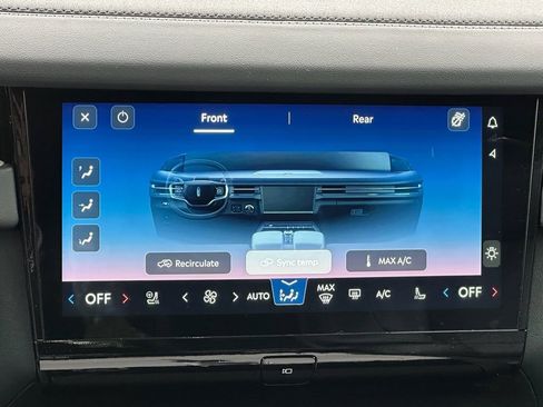New 2025 Lincoln Navigator Reserve AWD/4WD image 15